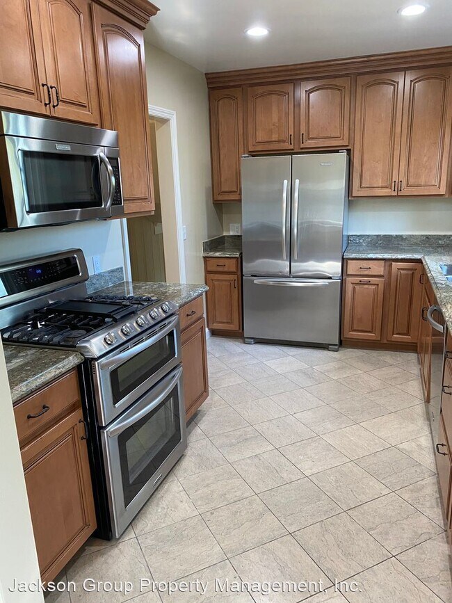 Building Photo - 3 br, 2 bath House - 421 Castilian Way