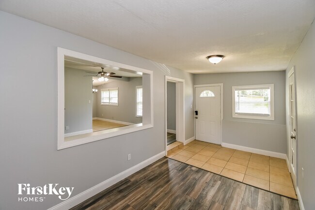 Foto del edificio - 1056 Busac Ave