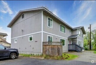 Building Photo - 3404 Thompson Ave