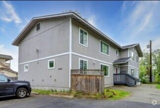 Building Photo - 3404 Thompson Ave