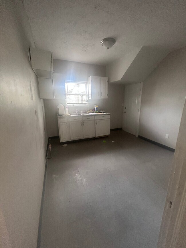 Foto del edificio - 2163 E 84th St