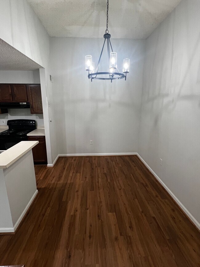 Foto del edificio - 415 W 8th St