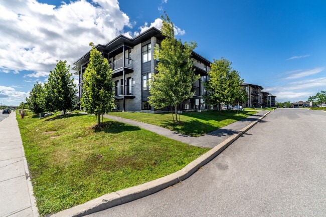 Building Photo - 233 de AmeriqueFrancaise Boulevard