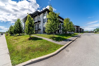Building Photo - 518 Boul du Plateau