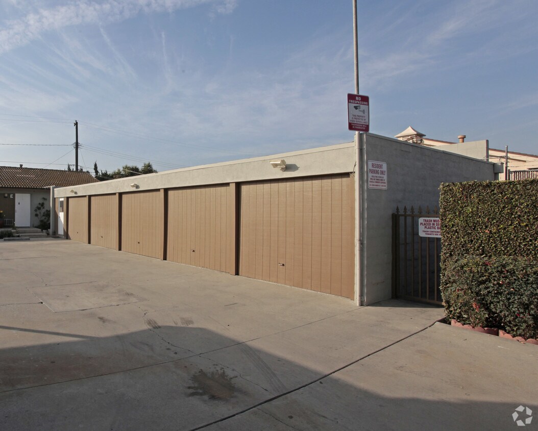 2204 E La Palma Ave, Anaheim, CA 92806 Apartments in Anaheim, CA