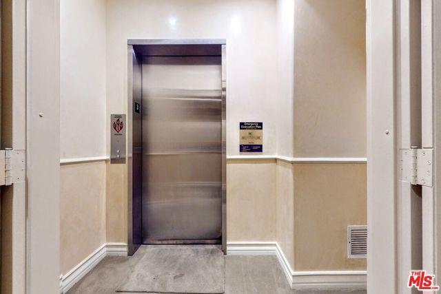 Foto del edificio - 353 S Reeves Dr