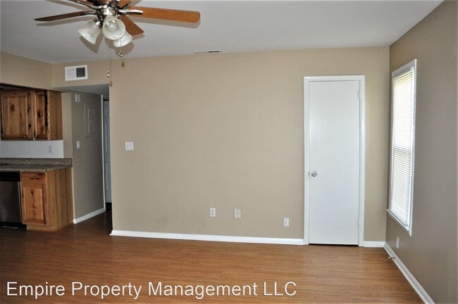Building Photo - 2 br, 1 bath Apartment - 2710 Lantern Walk