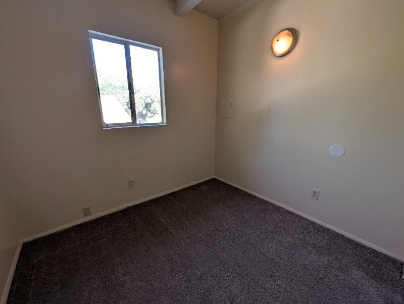 Foto del edificio - 3472 Burlington Ave