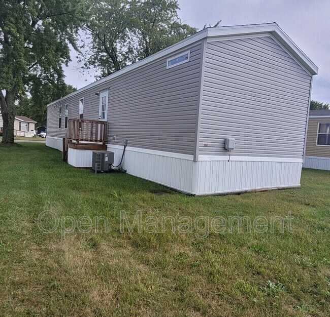 415 North Elkhart Street, Wakarusa, IN 46573 House Rental in Wakarusa