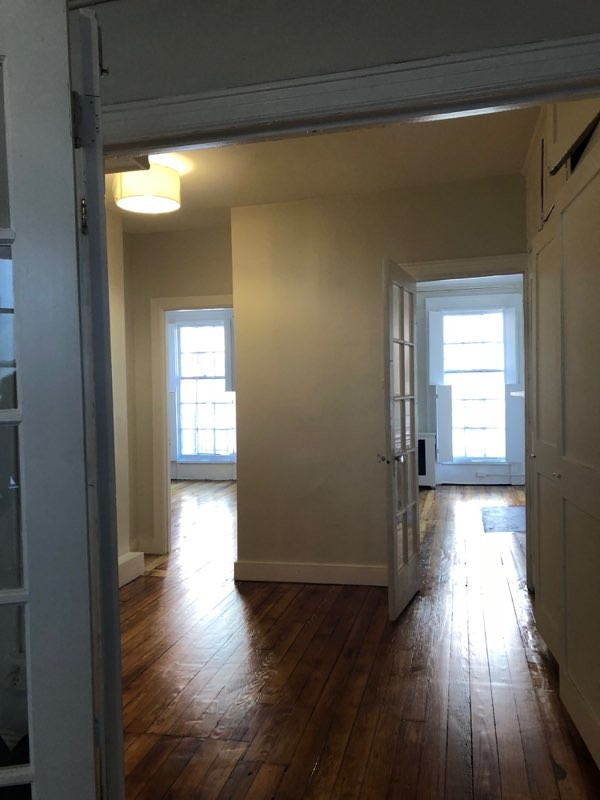 Building Photo - 394 Bleecker St
