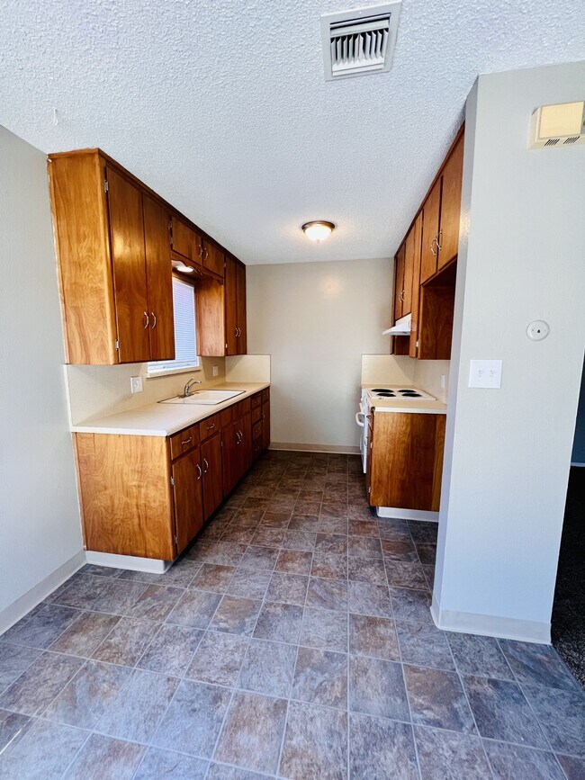Foto del edificio - 3108 W Walnut Ave