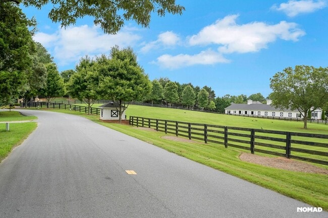 Building Photo - Spacious 5BR/3.5 Bath Home in Cumming in a...