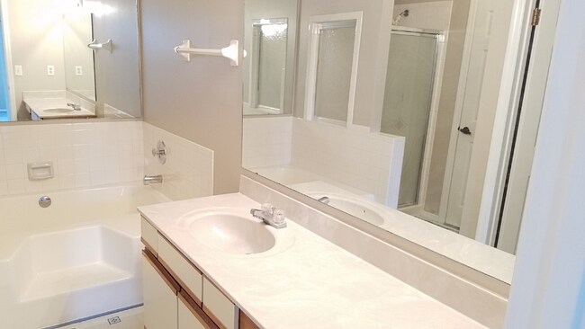 Foto del edificio - 2356 Fieldstone Cir