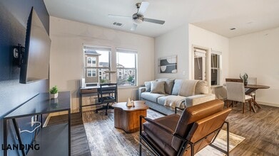 Building Photo - 2825 Main St