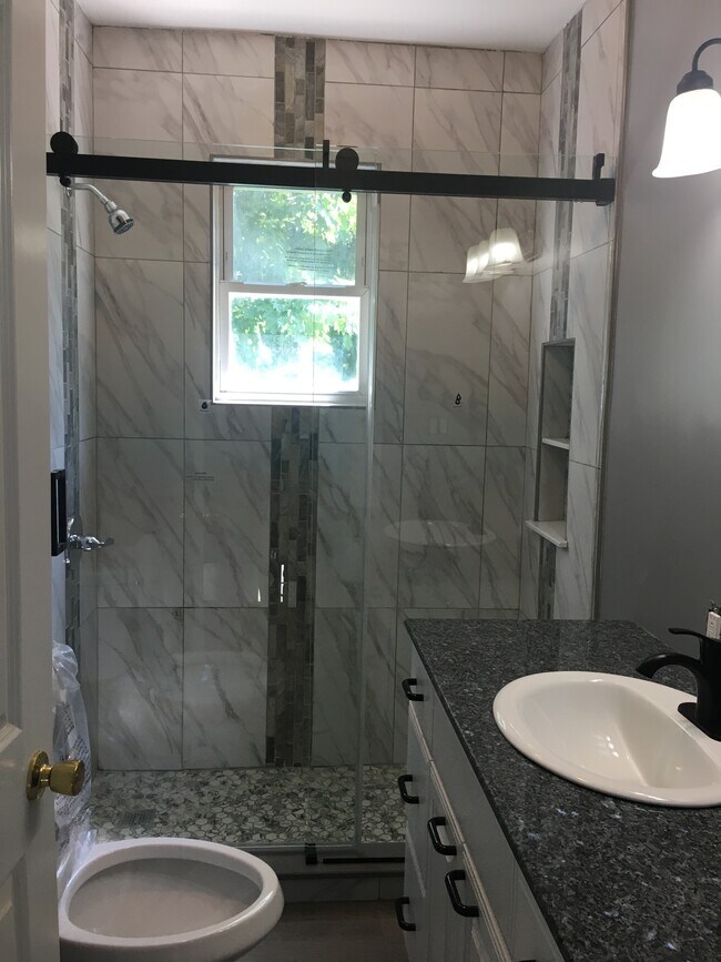 Foto del edificio - 61 Henry Ave