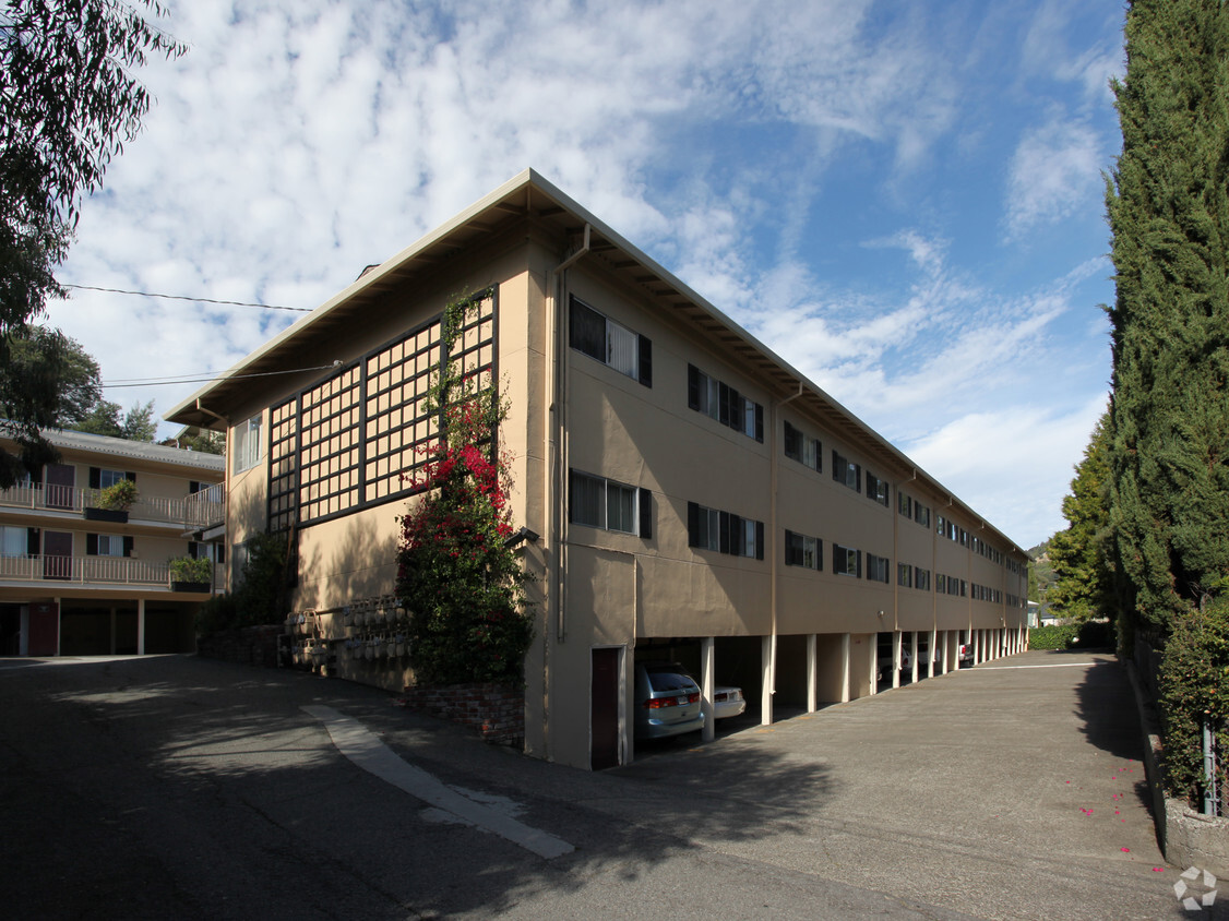 San Pablo Apartments - D Street Apartments