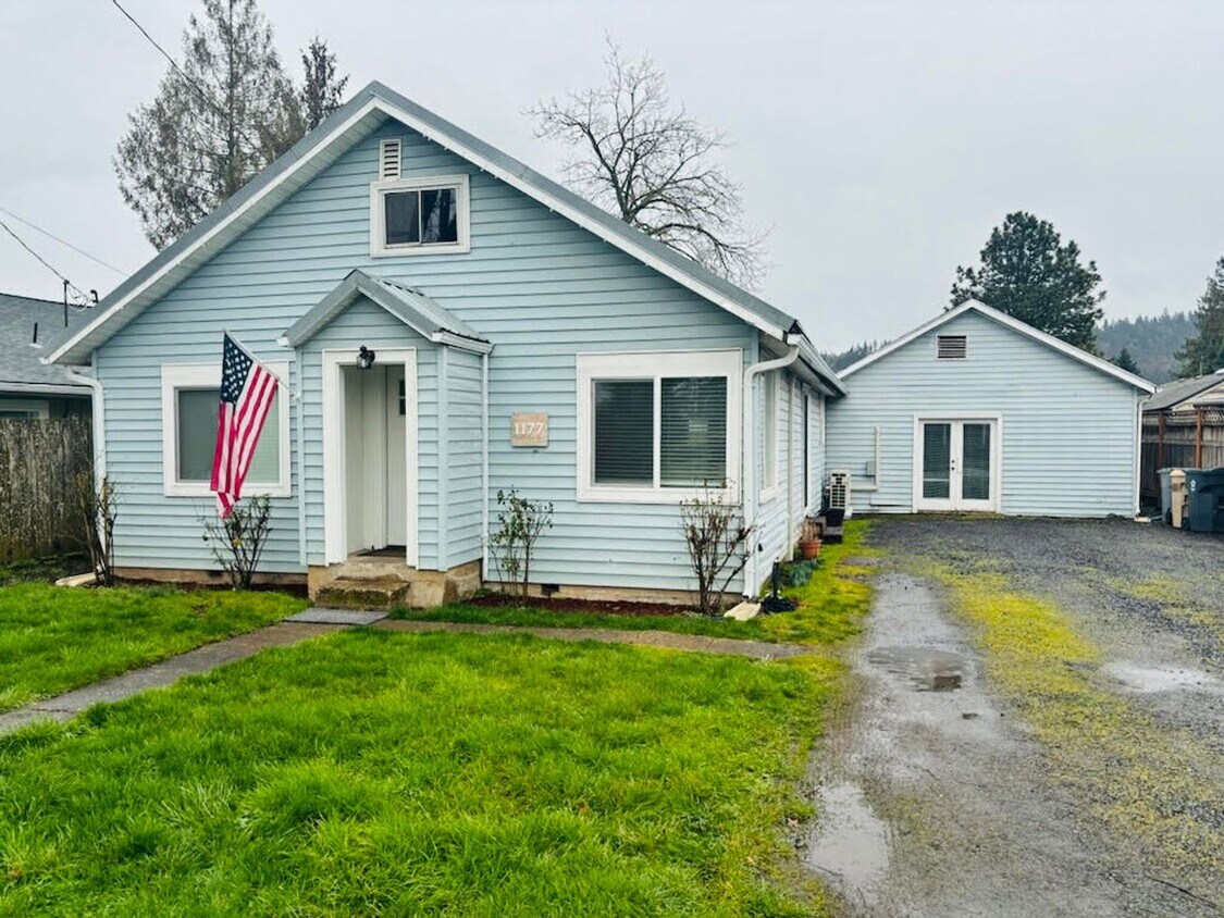 Primary Photo - Single Family on Large Lot, Fenced Backyard