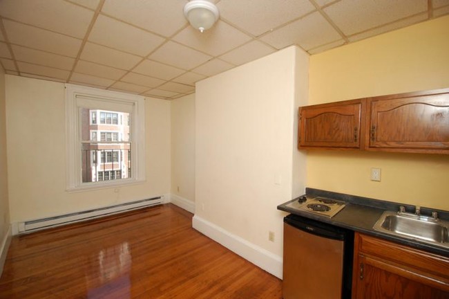 Building Photo - 507 Beacon St