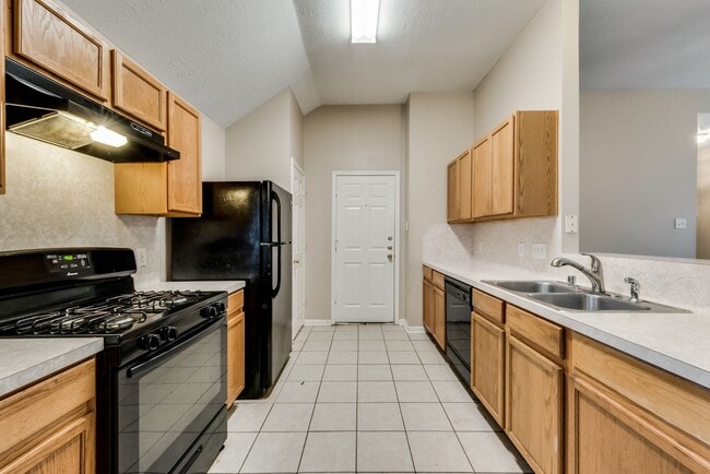 Building Photo - 8342 Fuqua Gardens Dr