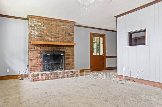 Building Photo - 205 S Alston St