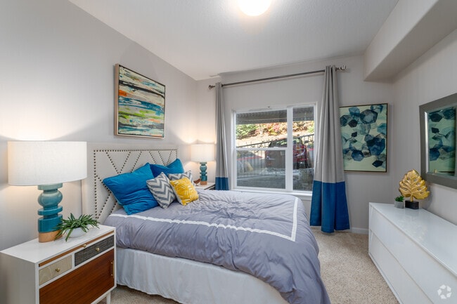 2BR, 2BA - 1,028SF - Sofi At Forest Heights