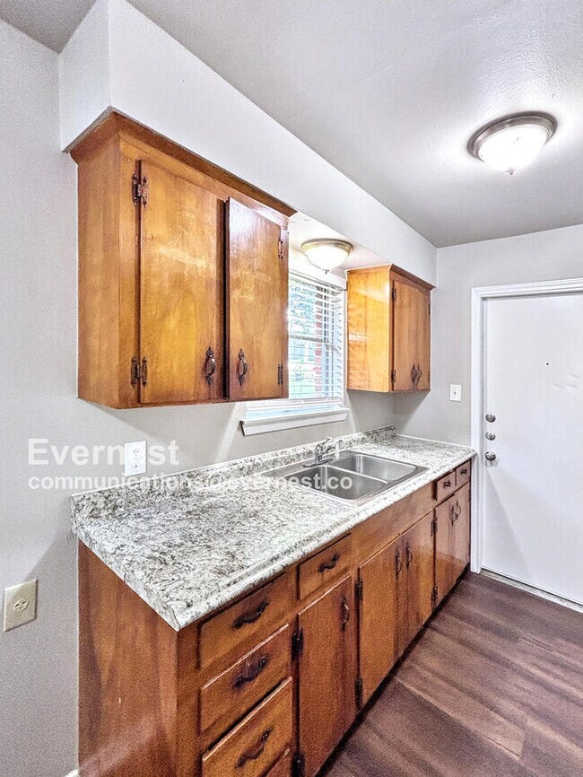 Foto del edificio - 6406 Guadalupe St