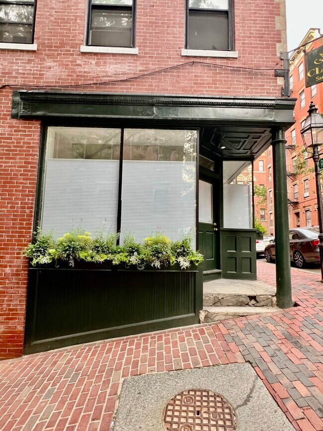 Building Photo - 15 Revere St