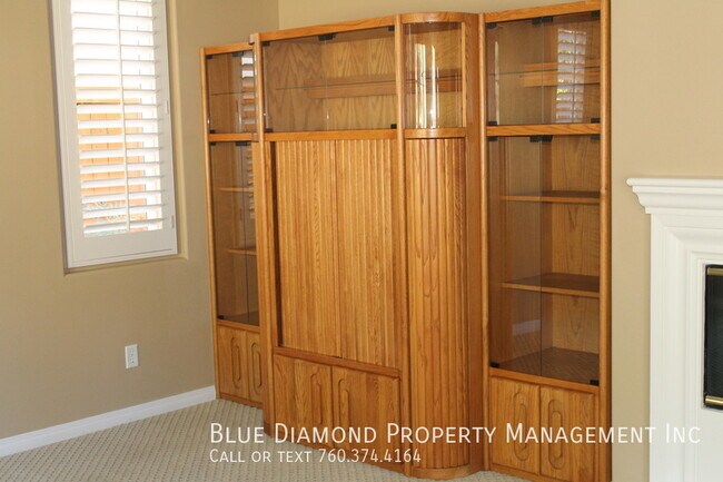 Building Photo - Spacious 5 BR, 3 BA in San Elijo Hills