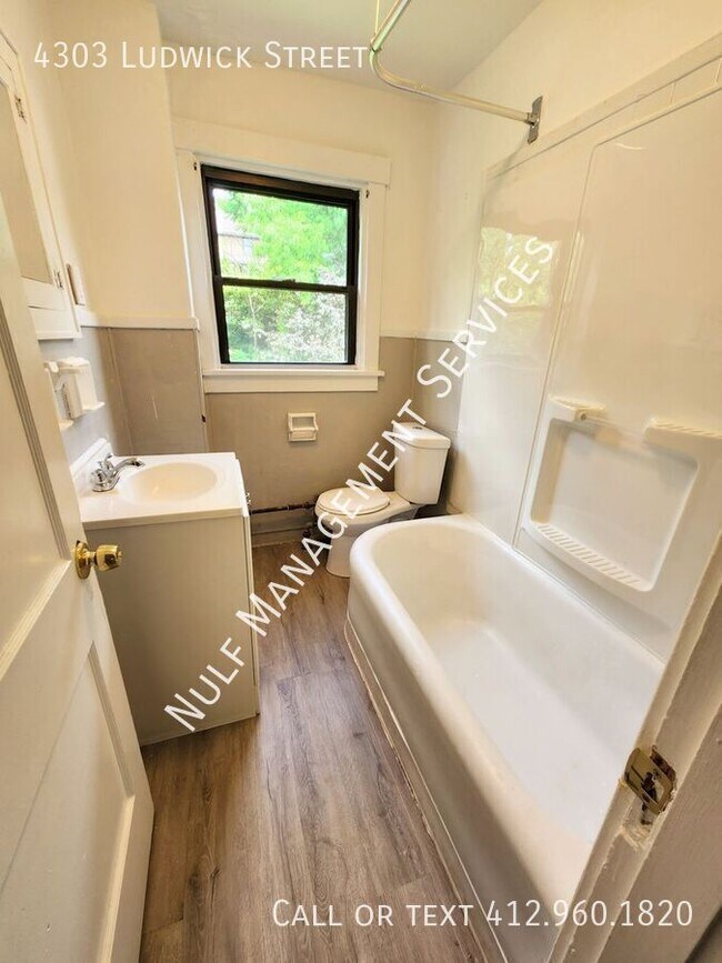 Building Photo - 4303 Ludwick St