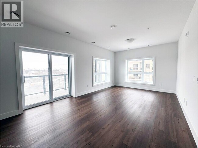 Photo du bâtiment - 1000 Lackner Blvd