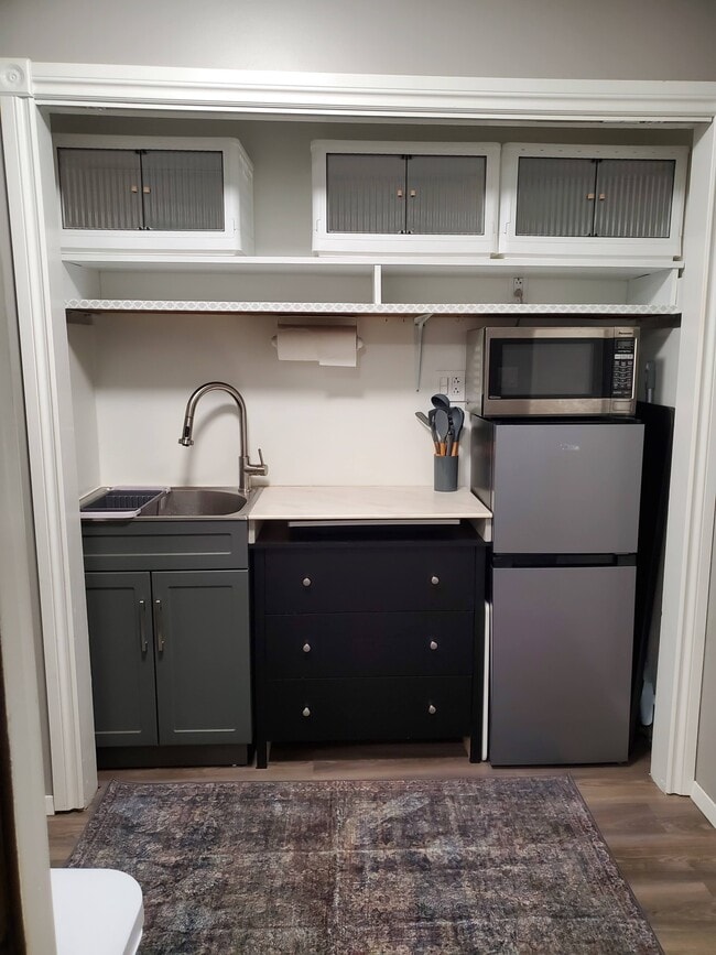 Building Photo - 16057 NE 6th St