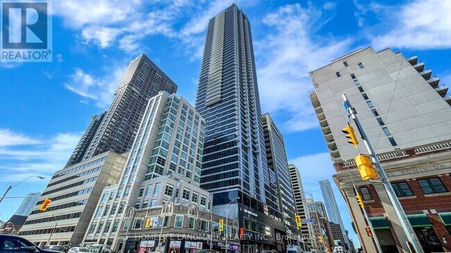 Building Photo - 395 Bloor St E