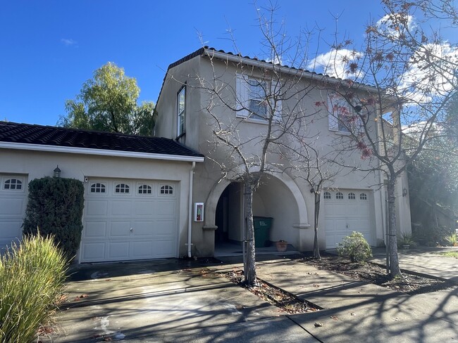 Building Photo - 450 Saunders Dr