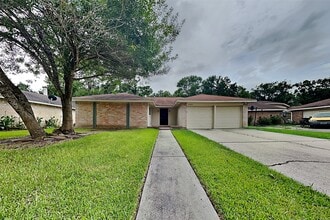 Building Photo - 16854 Gleneagle Dr N