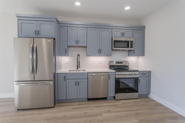 Building Photo - 124 S Main St