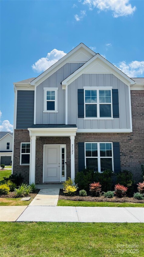 Primary Photo - 2125 Riverstone Blvd