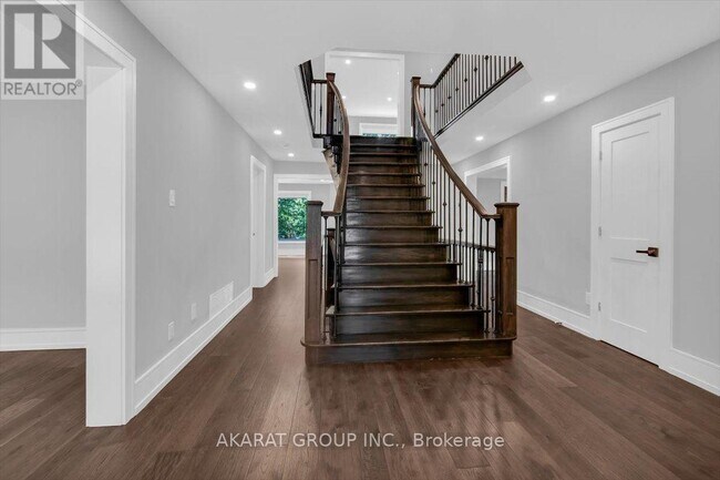 Building Photo - 1274 Kings College Dr