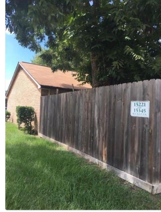 Building Photo - 15221 Buckle Ln