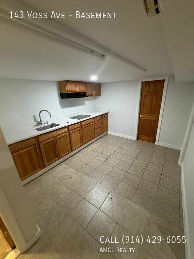 Primary Photo - 143 Voss Ave