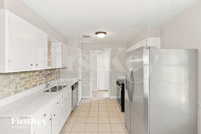 Building Photo - 4350 Cary Hill Cove