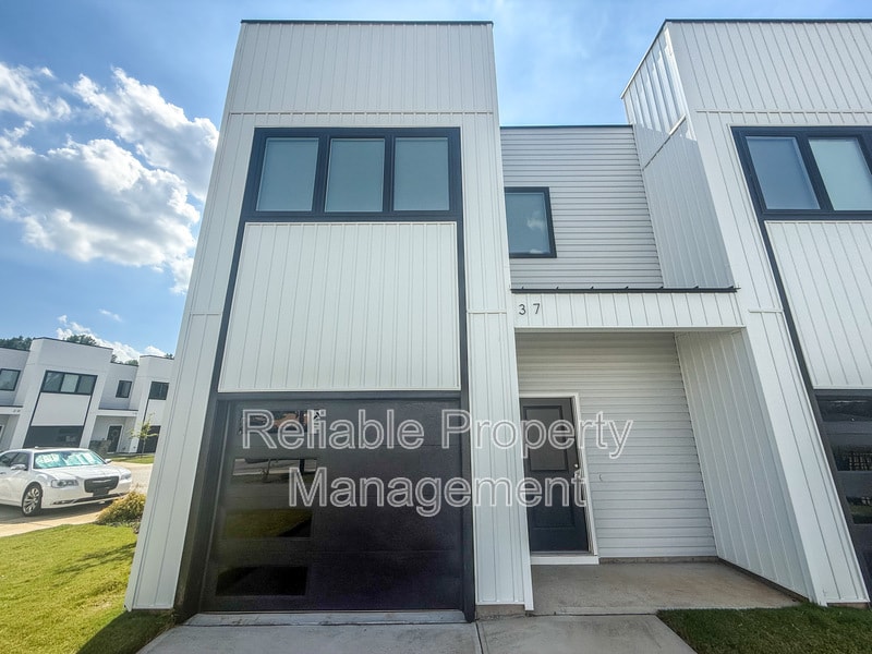 Primary Photo - 37 N Laird Dr