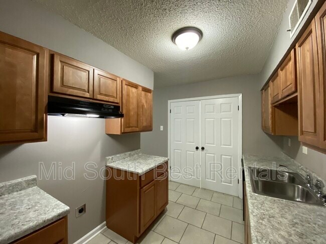 Foto del edificio - 3835 Lucky Trail Dr