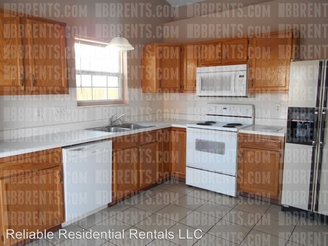 Building Photo - 3 br, 2 bath House - 824 Stanford Court,
