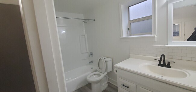 Foto del edificio - 4239 27th Ave W