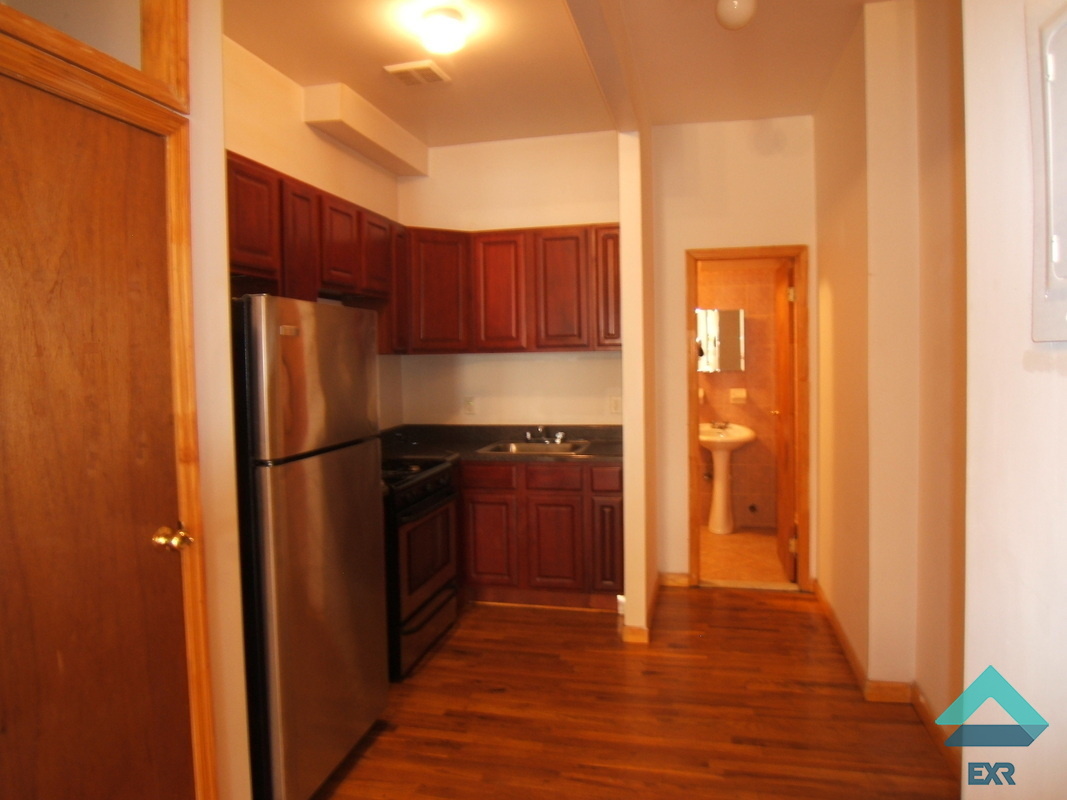 Primary Photo - 1064 Myrtle Ave