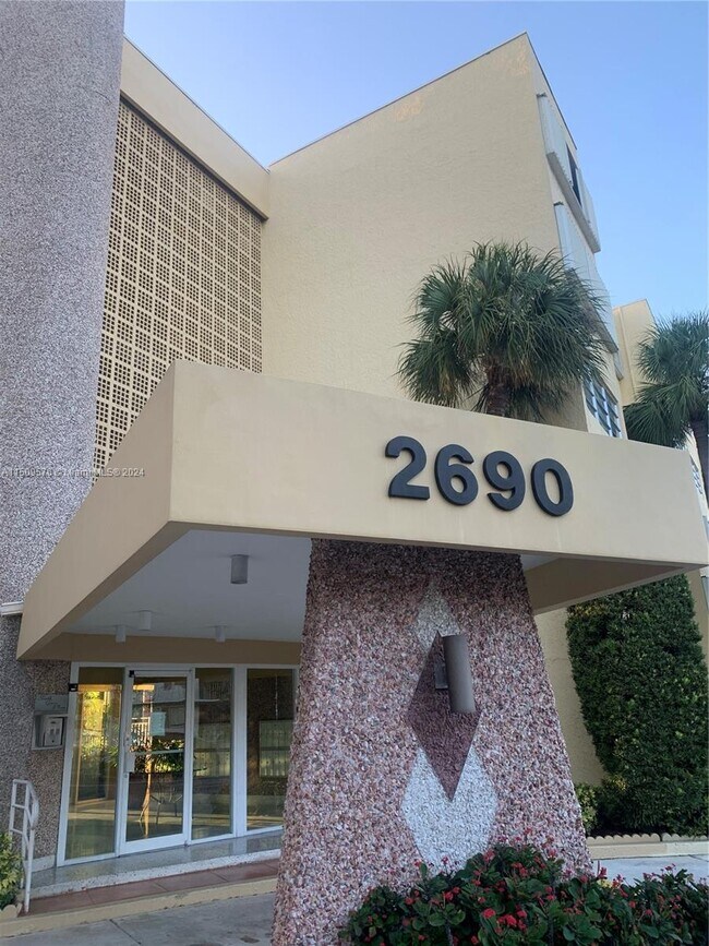 Foto del edificio - 2690 SW 22nd Ave