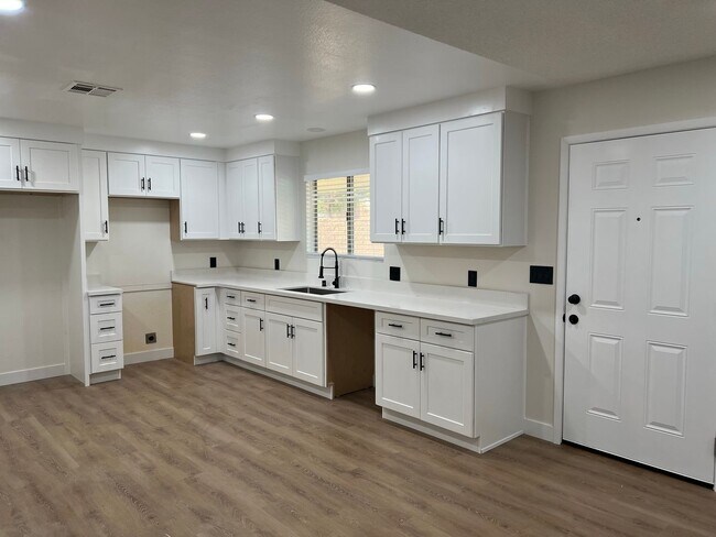 Building Photo - 3812 Melody Ln