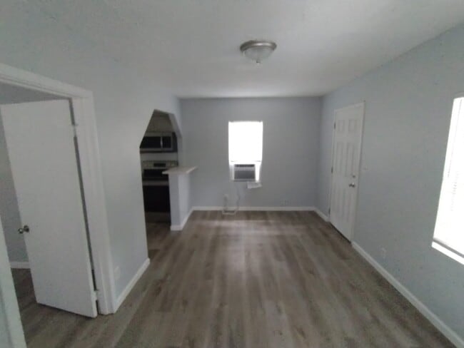Building Photo - 1415 Lila Ave