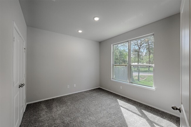 Building Photo - 16494 Piper Ln