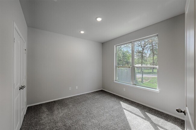 Foto del edificio - 16494 Piper Ln